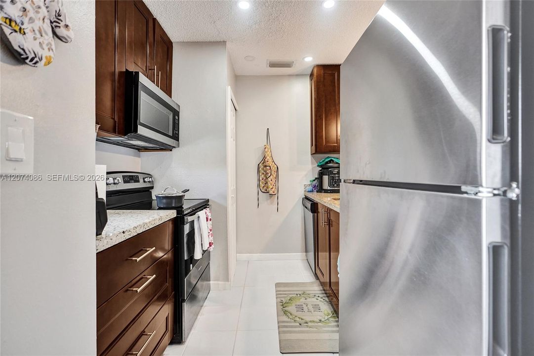 En Venta: $294,900 (2 camas, 2 baños, 1100 Pies cuadrados)