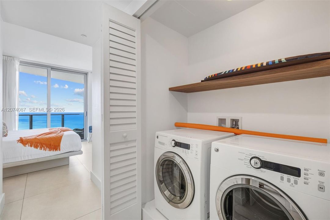 For Sale: $865,000 (2 beds, 2 baths, 1129 Square Feet)