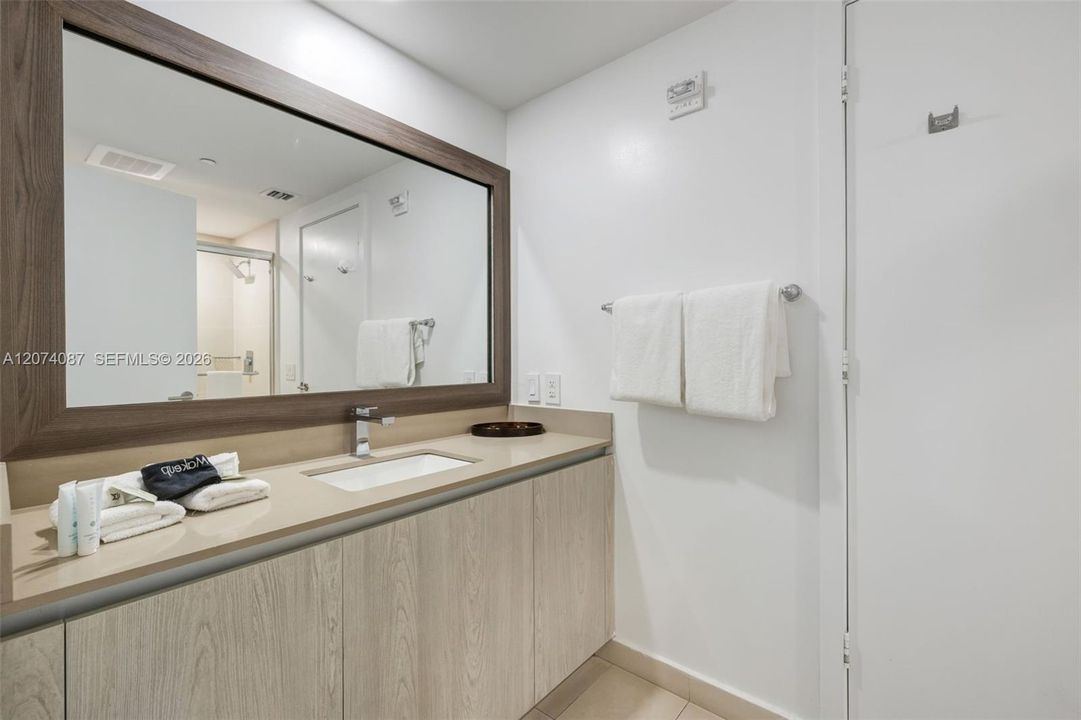 For Sale: $865,000 (2 beds, 2 baths, 1129 Square Feet)