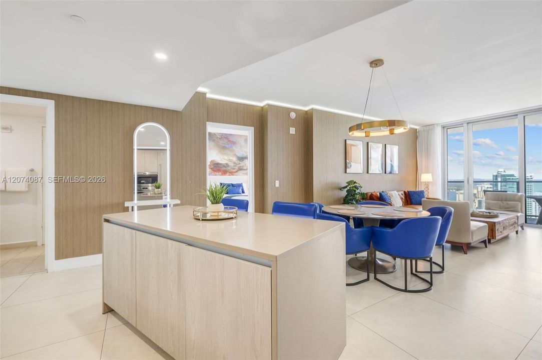 For Sale: $865,000 (2 beds, 2 baths, 1129 Square Feet)
