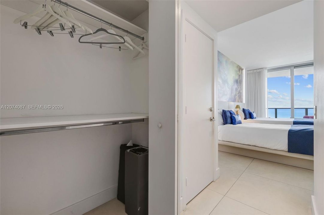 For Sale: $865,000 (2 beds, 2 baths, 1129 Square Feet)