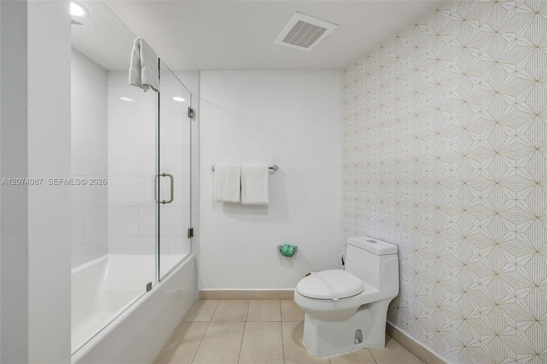 For Sale: $865,000 (2 beds, 2 baths, 1129 Square Feet)