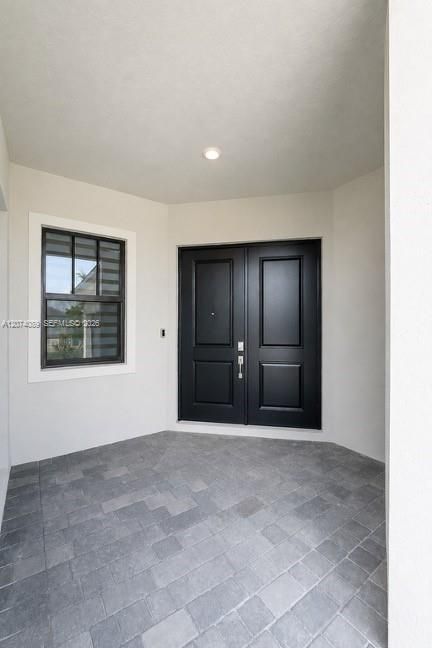For Rent: $6,900 (5 beds, 4 baths, 3627 Square Feet)