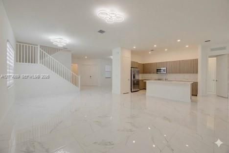 For Rent: $6,900 (5 beds, 4 baths, 3627 Square Feet)
