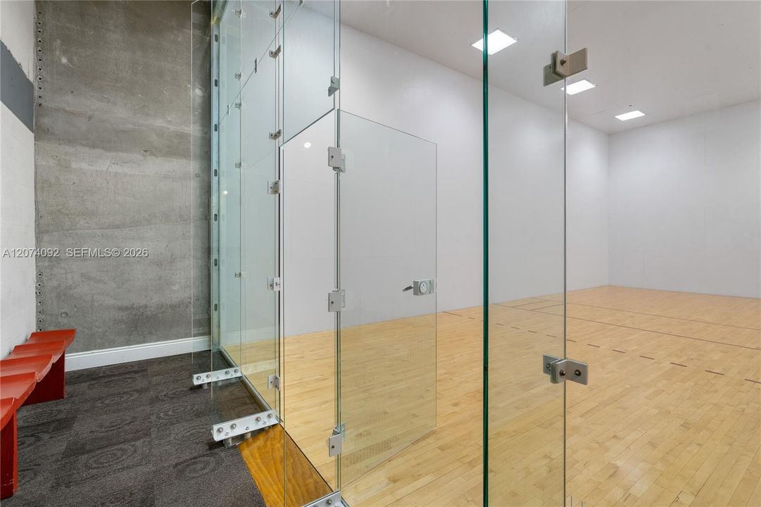 For Rent: $5,500 (2 beds, 2 baths, 1337 Square Feet)