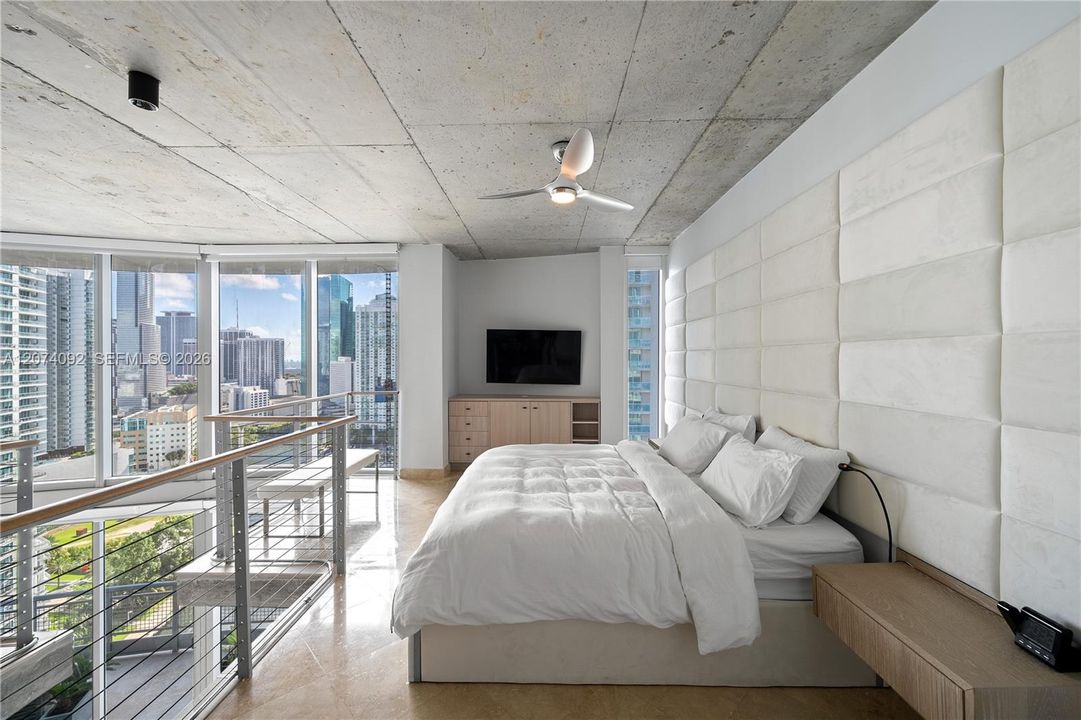 For Rent: $5,500 (2 beds, 2 baths, 1337 Square Feet)