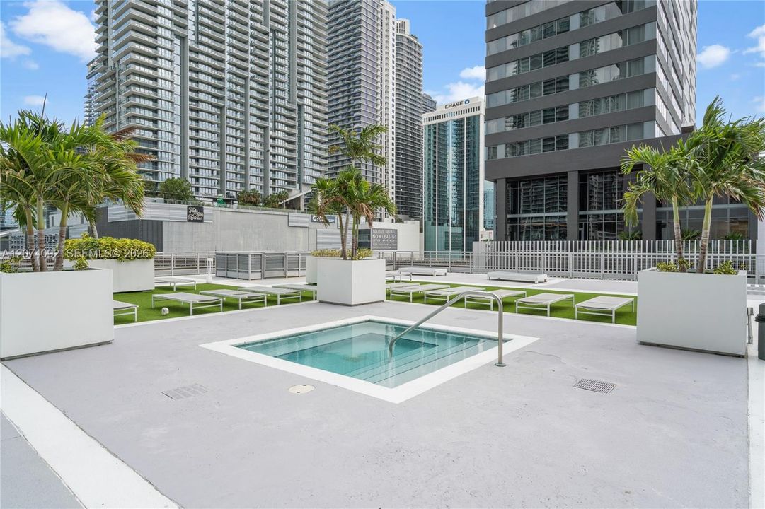 For Rent: $5,500 (2 beds, 2 baths, 1337 Square Feet)