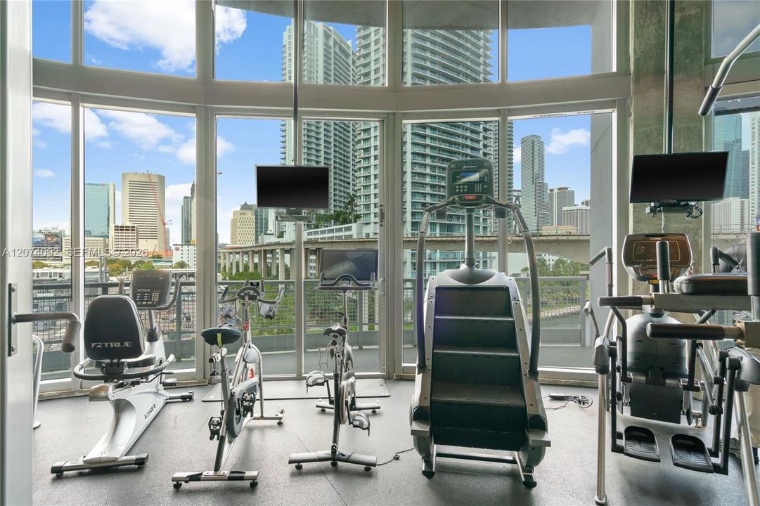 For Rent: $5,500 (2 beds, 2 baths, 1337 Square Feet)