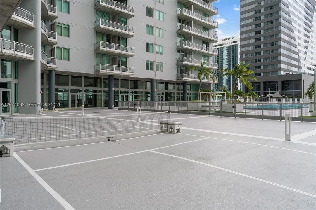 For Rent: $5,500 (2 beds, 2 baths, 1337 Square Feet)