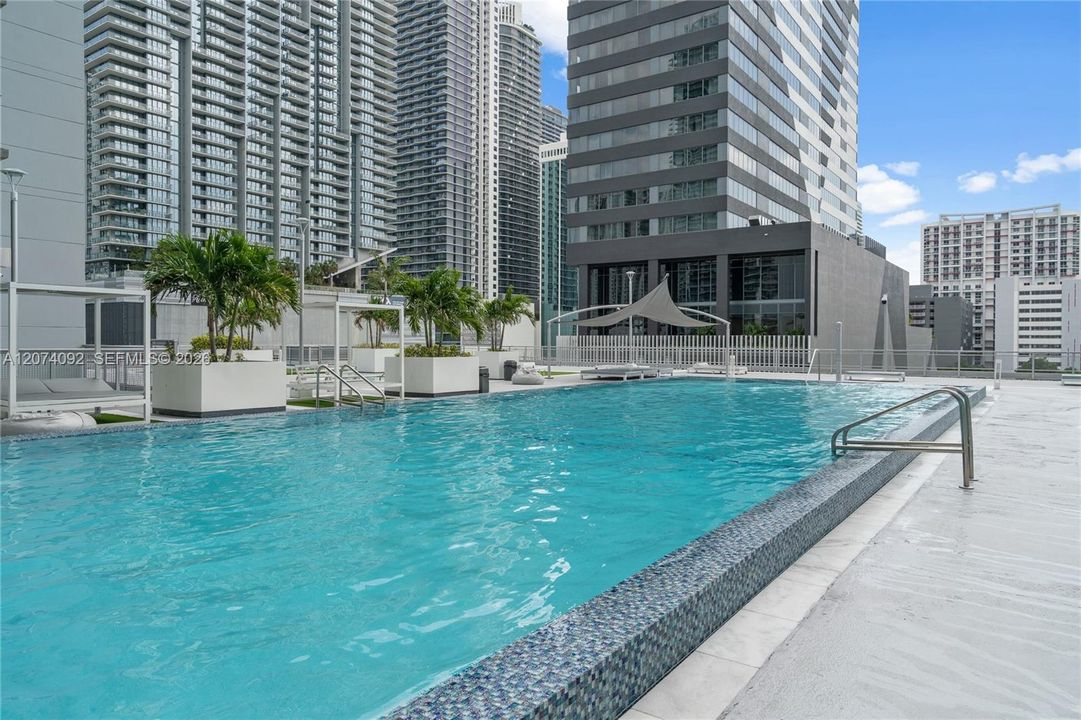 For Rent: $5,500 (2 beds, 2 baths, 1337 Square Feet)