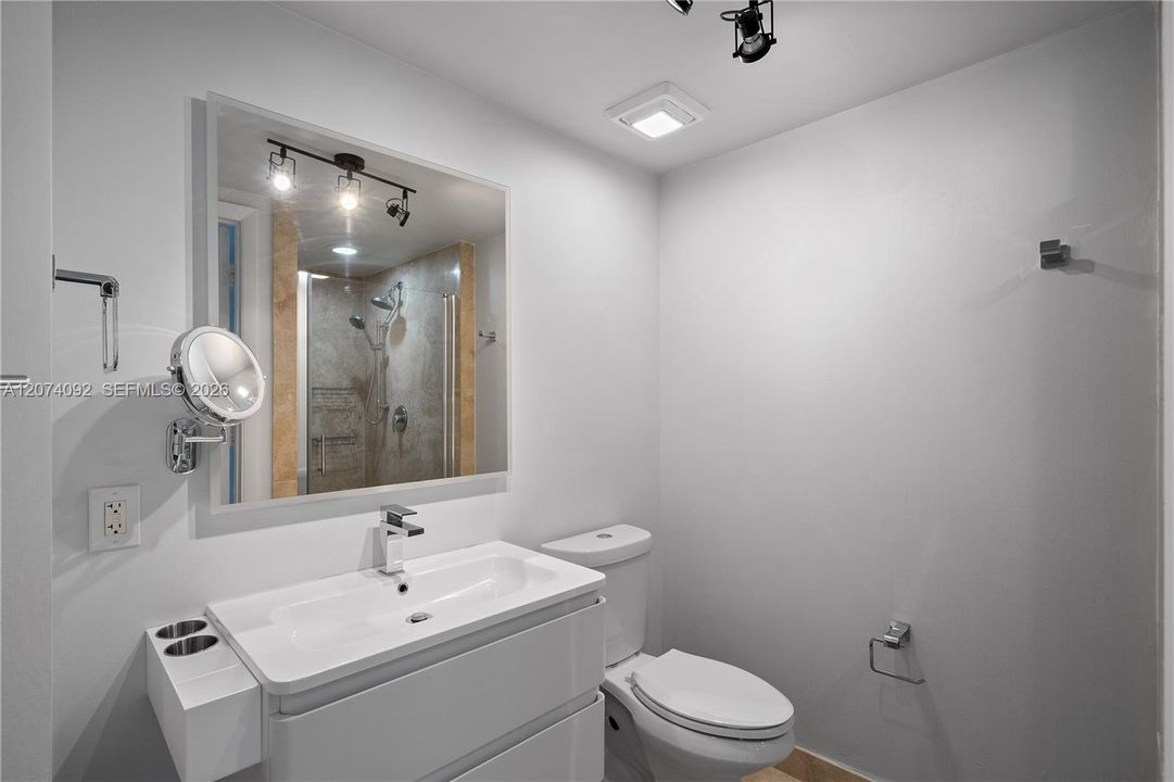 For Rent: $5,500 (2 beds, 2 baths, 1337 Square Feet)