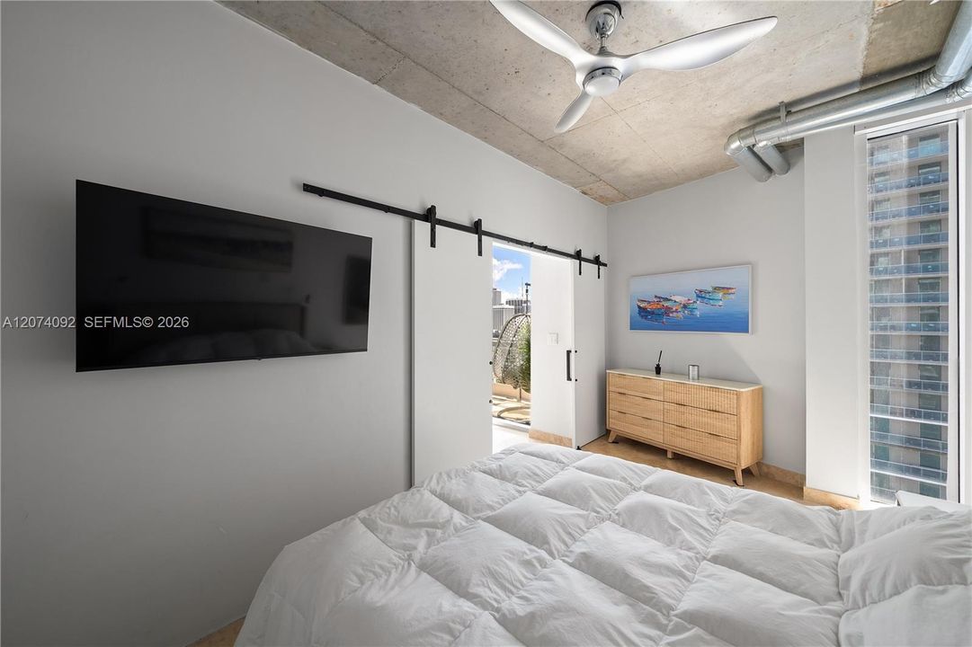 For Rent: $5,500 (2 beds, 2 baths, 1337 Square Feet)
