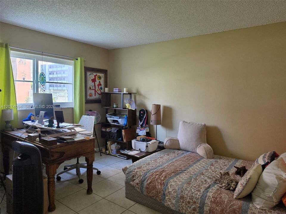 For Sale: $255,000 (2 beds, 2 baths, 1092 Square Feet)