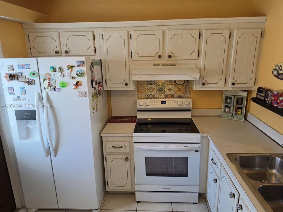 For Sale: $255,000 (2 beds, 2 baths, 1092 Square Feet)