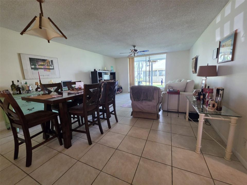 For Sale: $255,000 (2 beds, 2 baths, 1092 Square Feet)