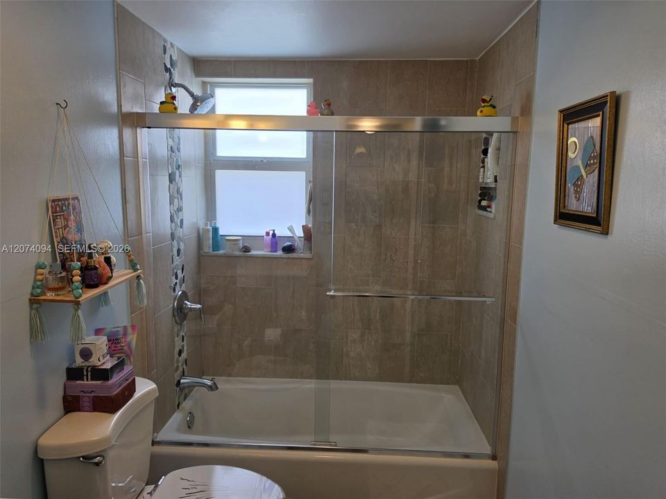 For Sale: $255,000 (2 beds, 2 baths, 1092 Square Feet)