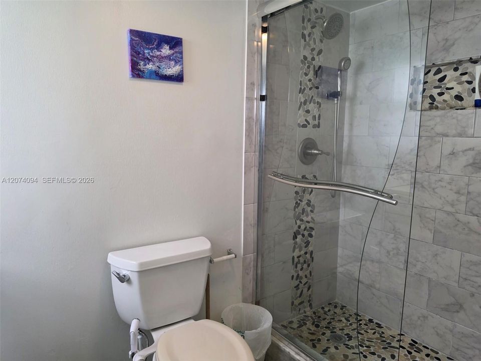 For Sale: $255,000 (2 beds, 2 baths, 1092 Square Feet)