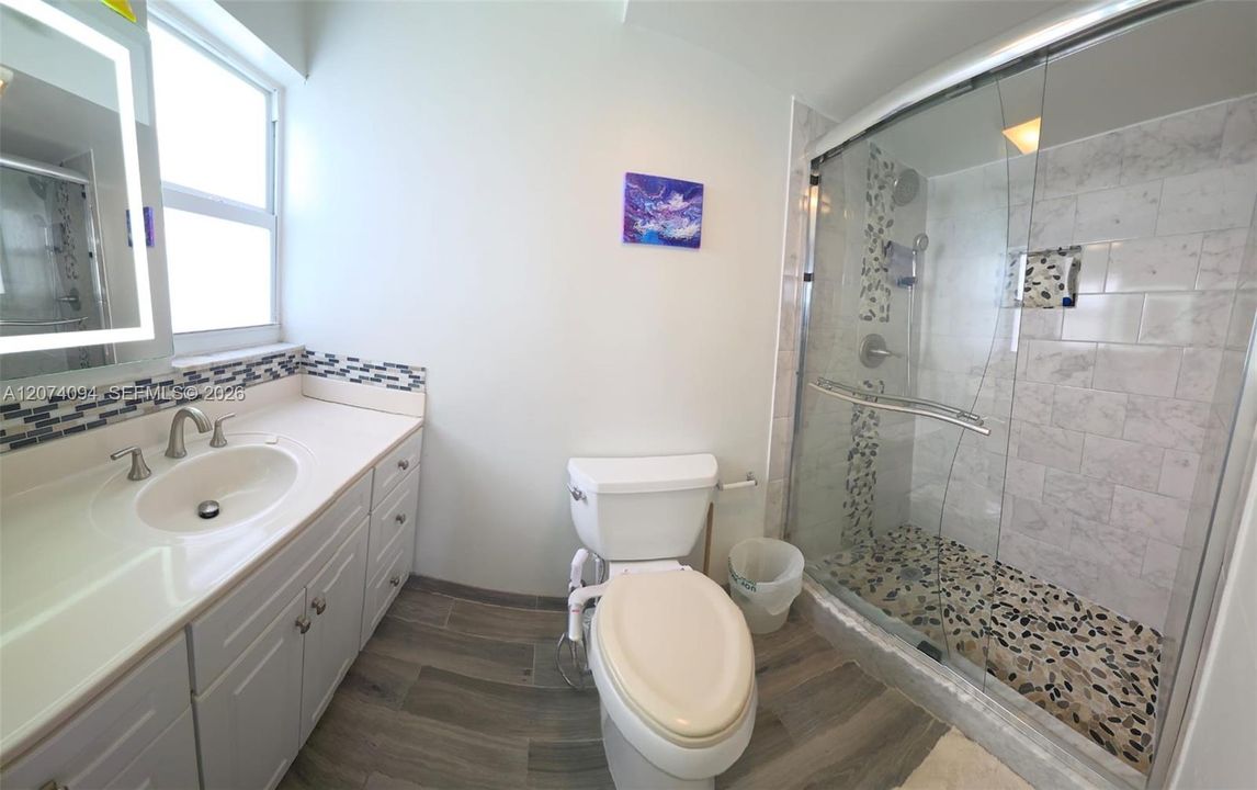 For Sale: $255,000 (2 beds, 2 baths, 1092 Square Feet)