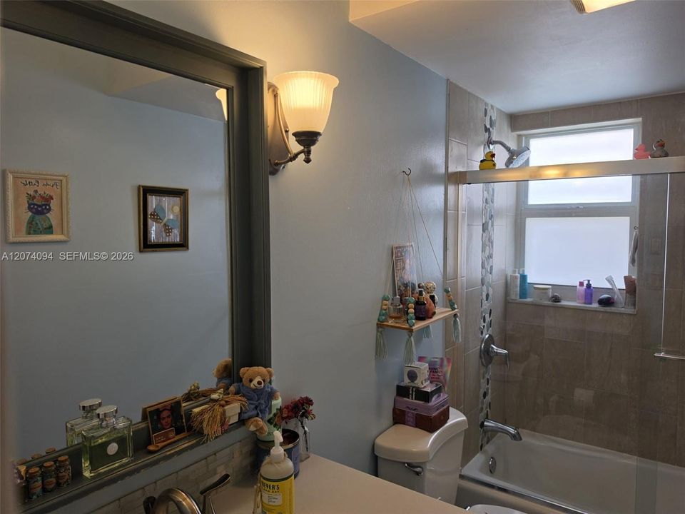 For Sale: $255,000 (2 beds, 2 baths, 1092 Square Feet)