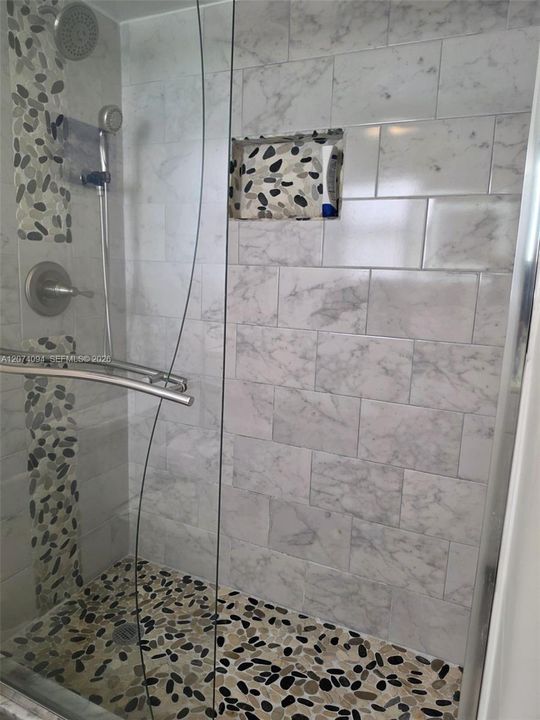 For Sale: $255,000 (2 beds, 2 baths, 1092 Square Feet)