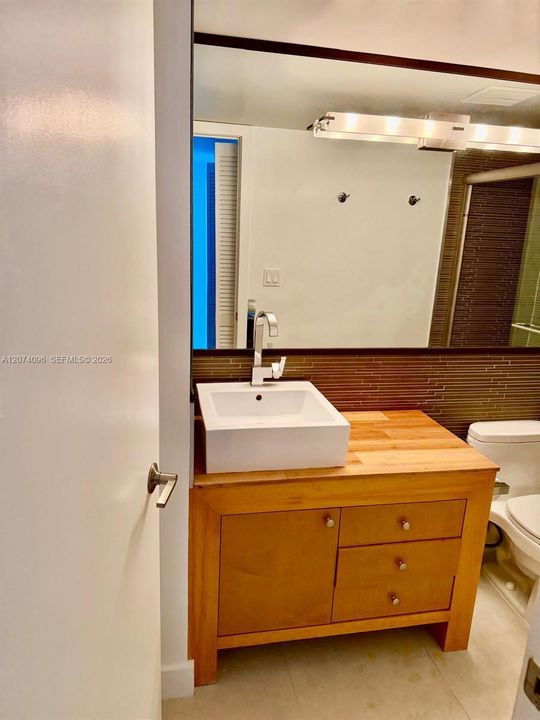 Active With Contract: $4,950 (2 beds, 2 baths, 1304 Square Feet)