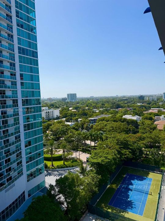 Active With Contract: $4,950 (2 beds, 2 baths, 1304 Square Feet)