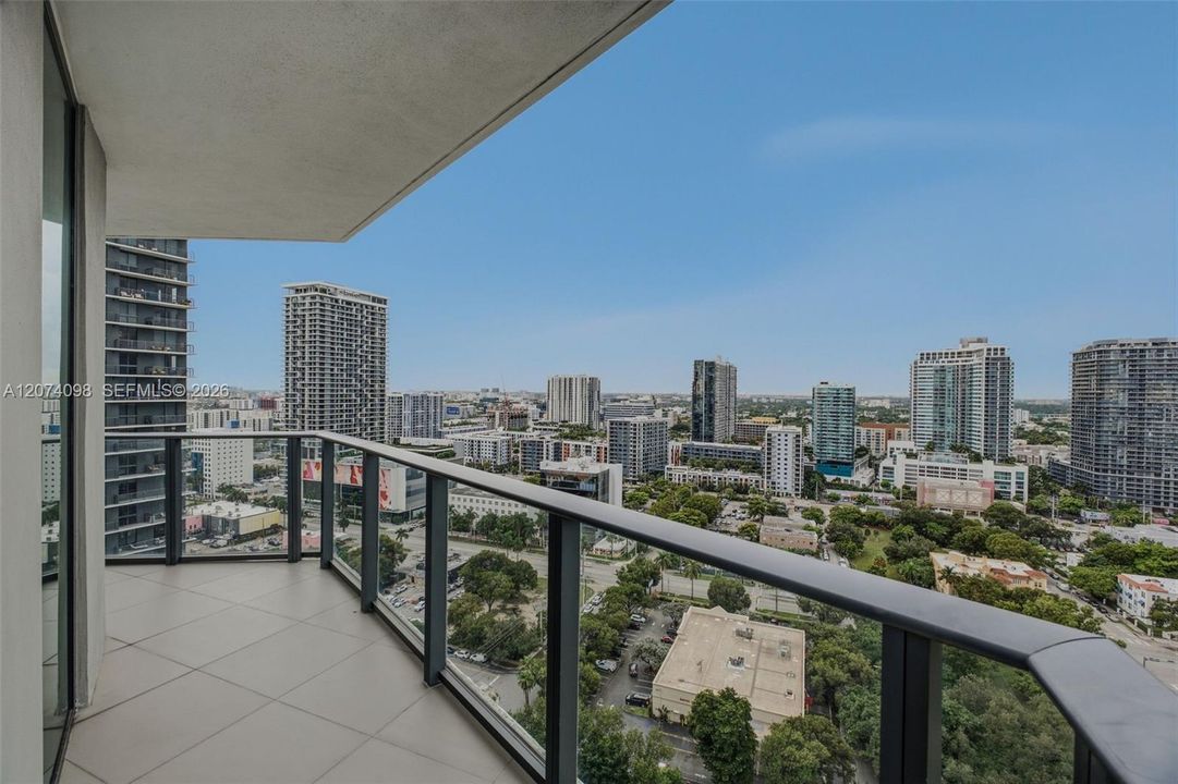En Venta: $630,000 (2 camas, 2 baños, 1141 Pies cuadrados)