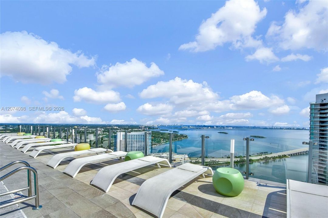 For Sale: $630,000 (2 beds, 2 baths, 1141 Square Feet)