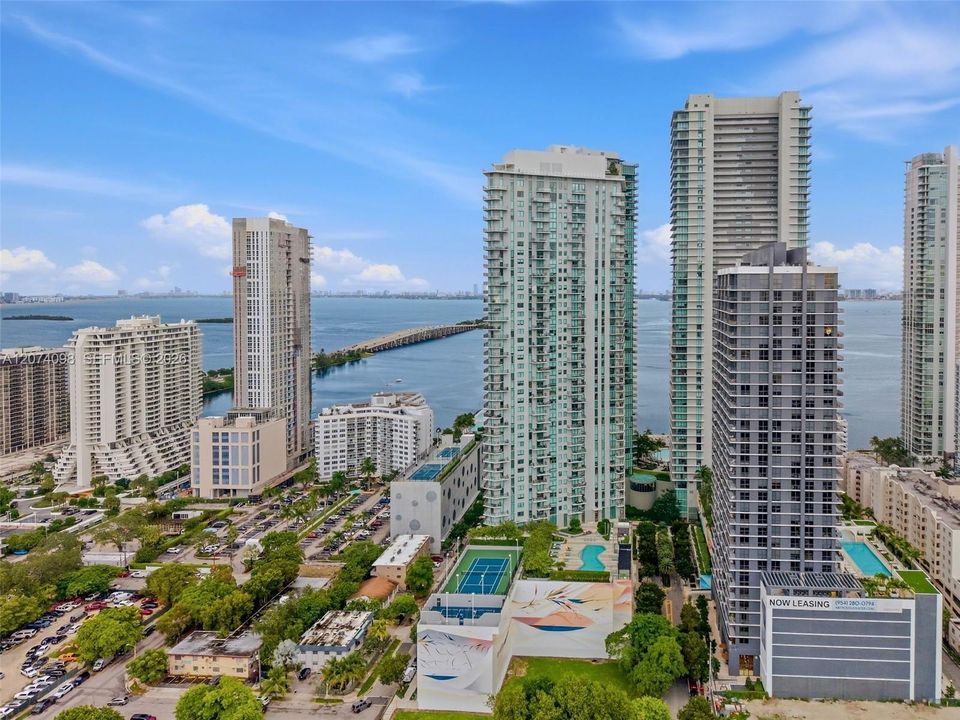 En Venta: $630,000 (2 camas, 2 baños, 1141 Pies cuadrados)