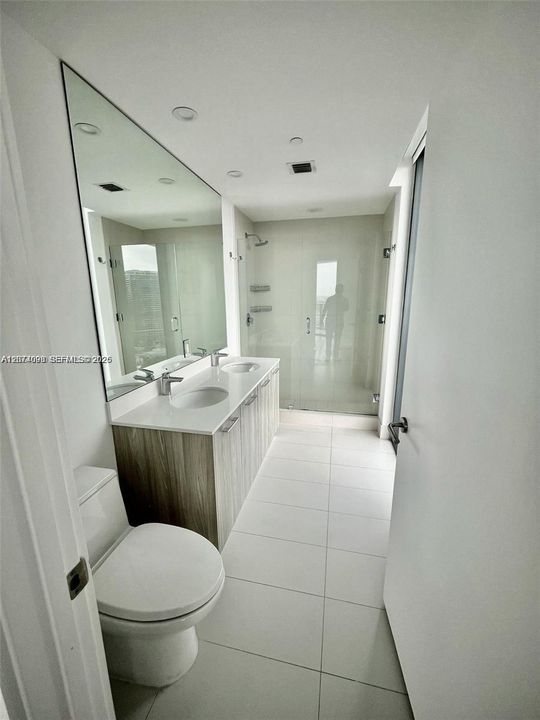 For Sale: $630,000 (2 beds, 2 baths, 1141 Square Feet)