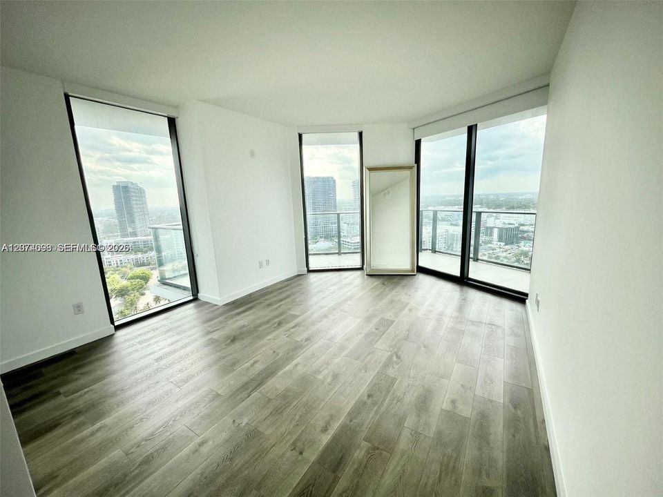 For Sale: $630,000 (2 beds, 2 baths, 1141 Square Feet)