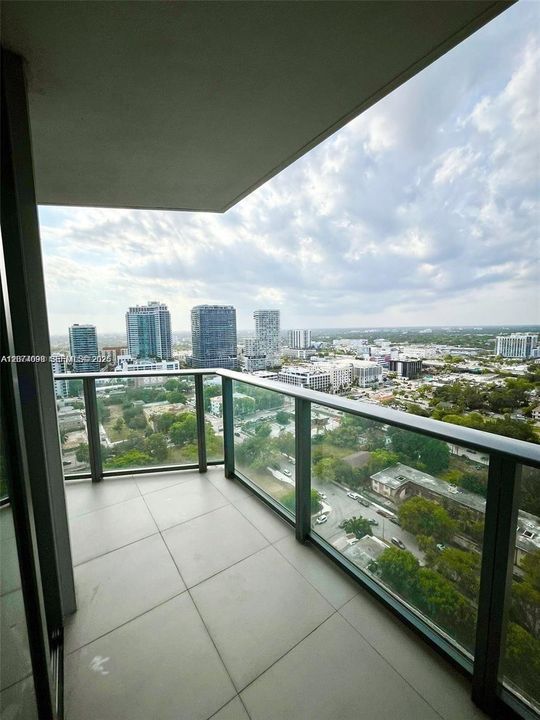 For Sale: $630,000 (2 beds, 2 baths, 1141 Square Feet)