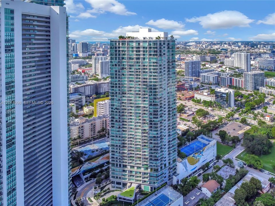 For Sale: $630,000 (2 beds, 2 baths, 1141 Square Feet)