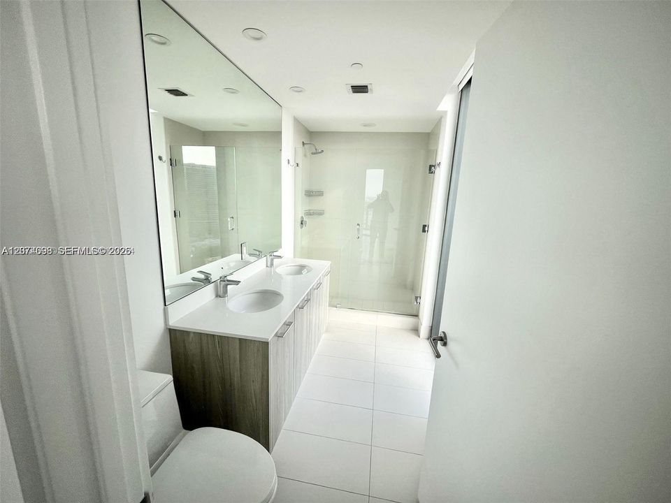 For Sale: $630,000 (2 beds, 2 baths, 1141 Square Feet)