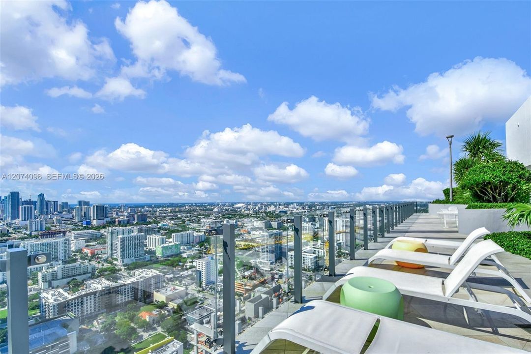 For Sale: $630,000 (2 beds, 2 baths, 1141 Square Feet)