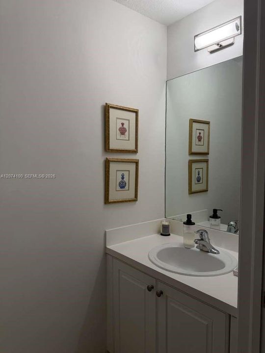 For Rent: $2,950 (3 beds, 2 baths, 1325 Square Feet)