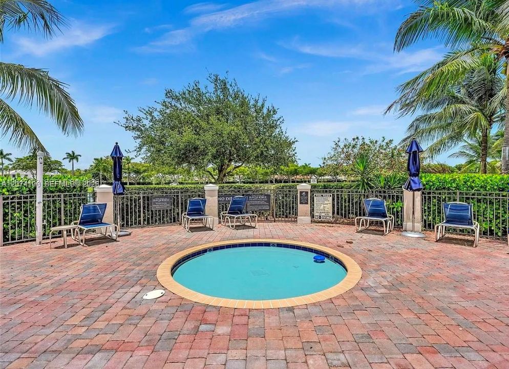 For Rent: $2,950 (3 beds, 2 baths, 1325 Square Feet)