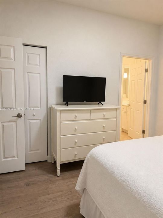 For Rent: $2,950 (3 beds, 2 baths, 1325 Square Feet)