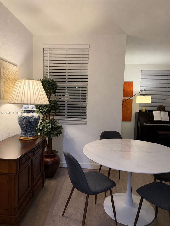 For Rent: $2,950 (3 beds, 2 baths, 1325 Square Feet)