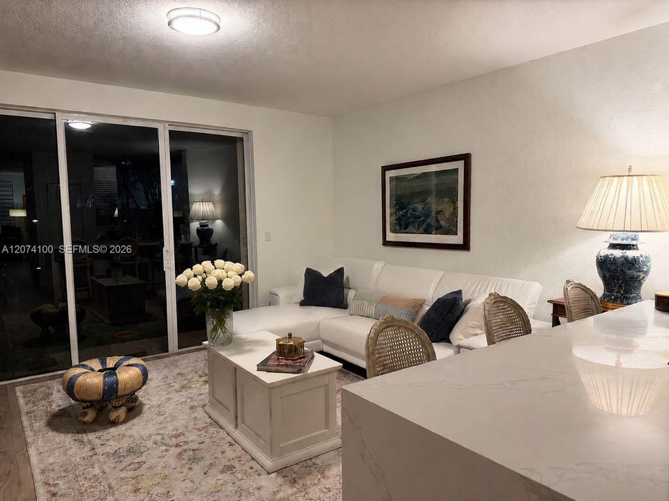 For Rent: $2,950 (3 beds, 2 baths, 1325 Square Feet)