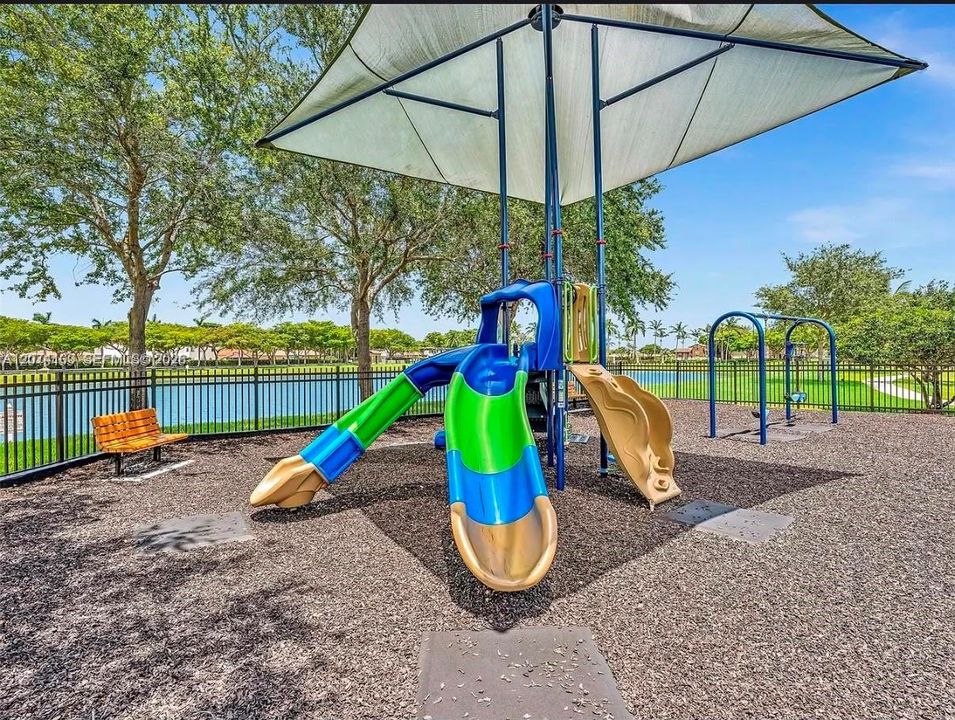 For Rent: $2,950 (3 beds, 2 baths, 1325 Square Feet)