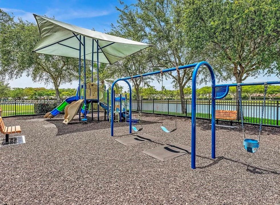 For Rent: $2,950 (3 beds, 2 baths, 1325 Square Feet)