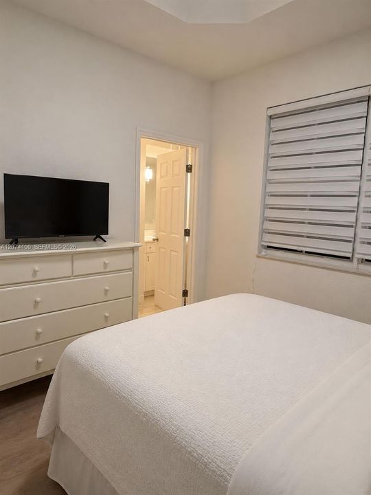 For Rent: $2,950 (3 beds, 2 baths, 1325 Square Feet)