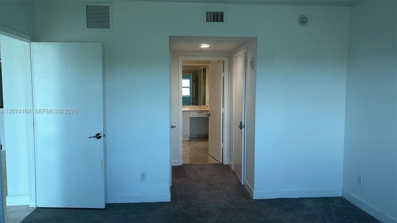 For Rent: $3,850 (2 beds, 3 baths, 1886 Square Feet)