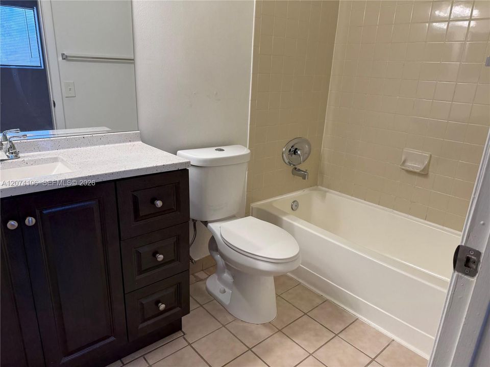 For Rent: $2,250 (2 beds, 2 baths, 1113 Square Feet)