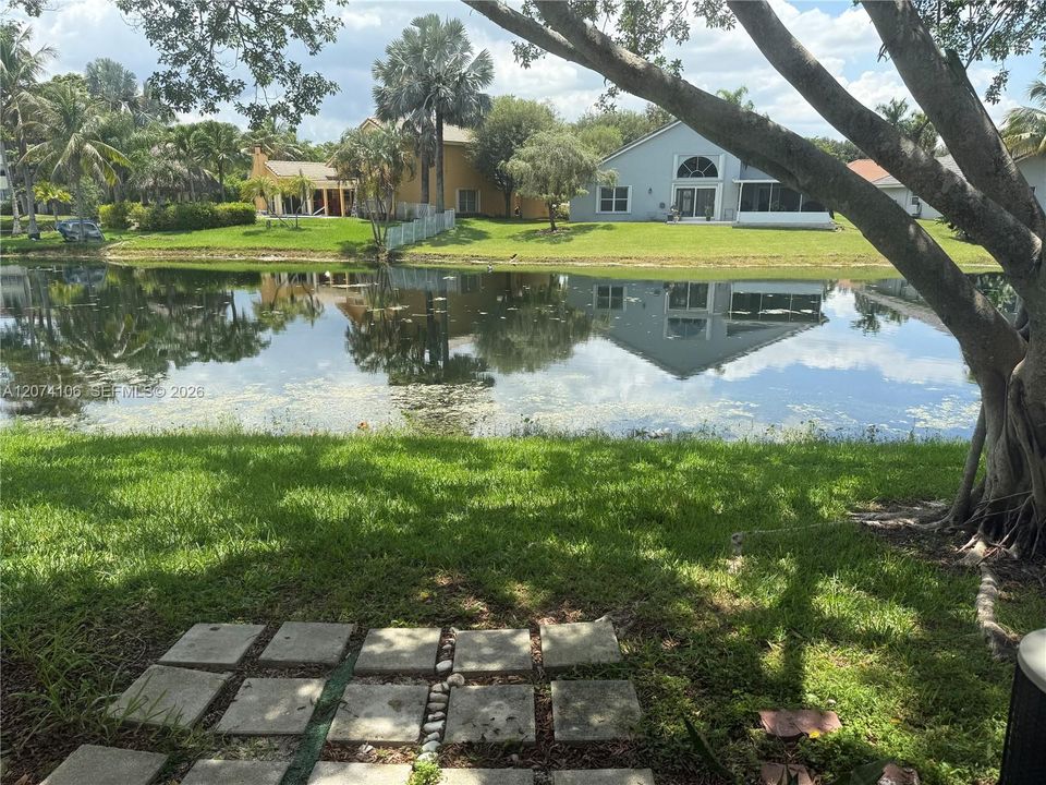For Rent: $2,250 (2 beds, 2 baths, 1113 Square Feet)