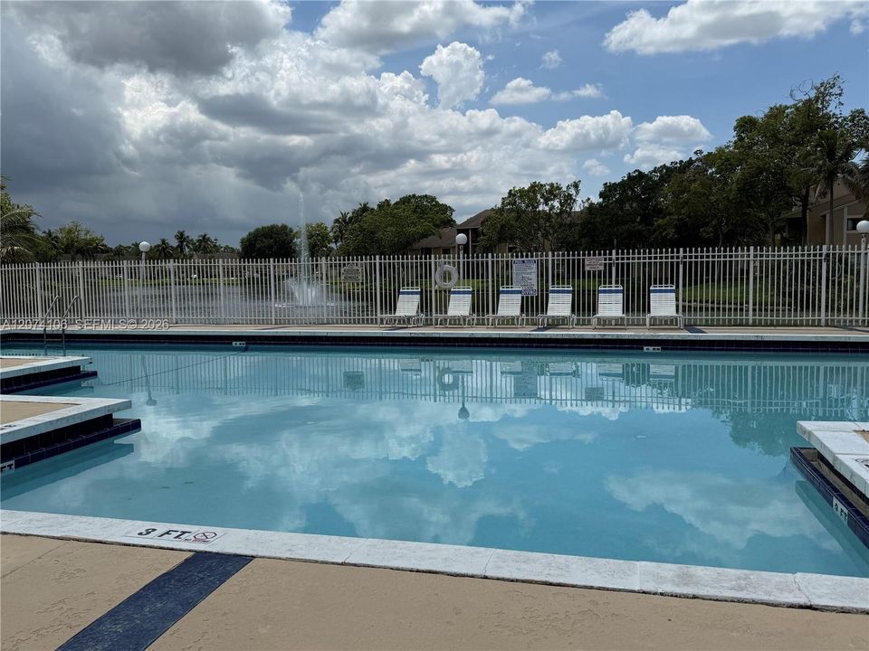 For Rent: $2,250 (2 beds, 2 baths, 1113 Square Feet)