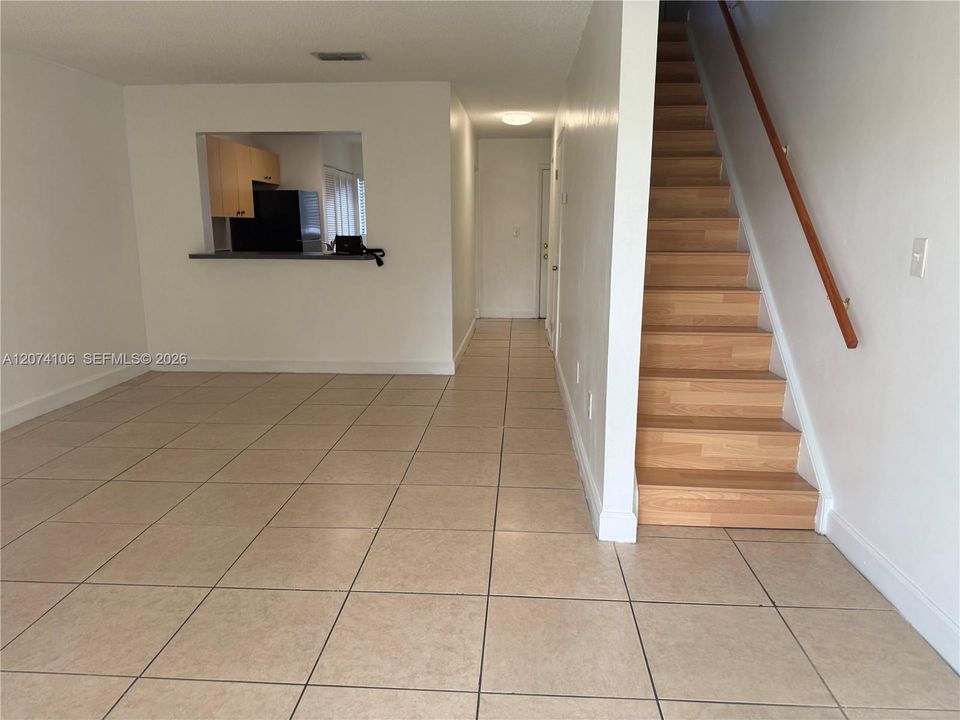 For Rent: $2,250 (2 beds, 2 baths, 1113 Square Feet)