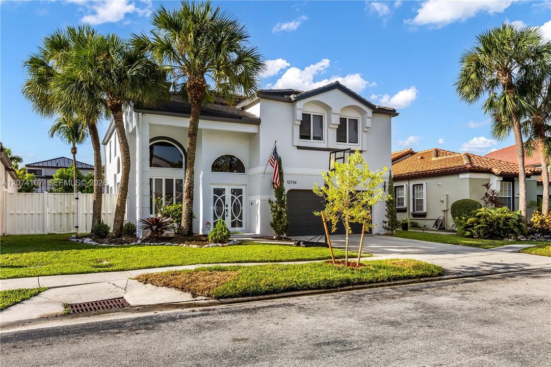 For Sale: $980,000 (4 beds, 2 baths, 2880 Square Feet)