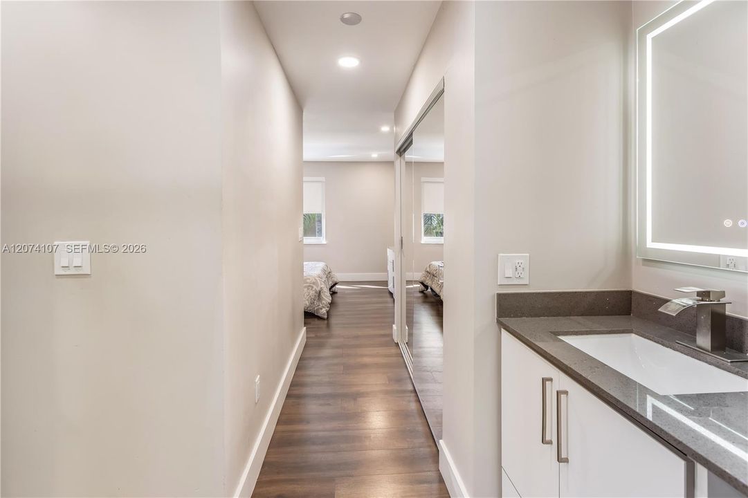 For Sale: $980,000 (4 beds, 2 baths, 2880 Square Feet)